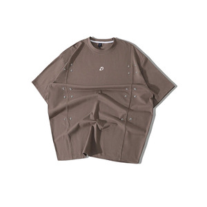 T-shirt Homme Personnalisé Marron Épais 100% Coton Coupe Ample Streetwear avec Boutons Métalliques Style Hip Hop - Product Image 2