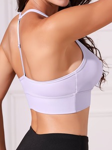 Soutien-gorge de sport élégant à bretelles réglables pour femme, décolleté plongeant, vêtement d'exercice athleisure, crop top, marque privée - Product Image 4