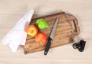 Elegante Tabla de Cortar de Madera de Teca Tallada a Mano con Diseño de Borde Ornamentado, Superficie Gruesa y Duradera, Apta para Alimentos, Plato para Servir - Product Image 2