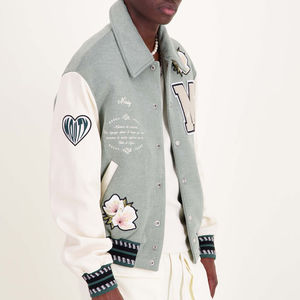 Veste de baseball personnalisée, broderie en chenille de qualité supérieure, patch logo, manches en cuir véritable, veste varsity respirante pour hommes - Product Image 4