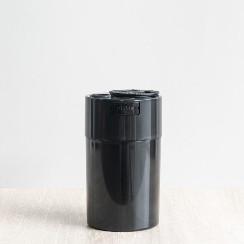 สีดำล้วน