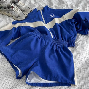 Conjuntos Deportivos Personalizados para Mujer, Chaqueta Cortavientos y Pantalones Cortos Deportivos con Bolsillos, Chándal Deportivo Holgado para Mujer - Product Image 5