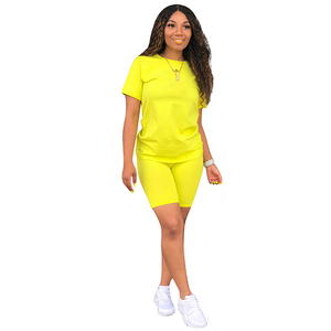 2020 chándal deportivo personalizado para mujer, ropa de entrenamiento de verano de poliéster ligero con cremallera, mangas cortas y estilo liso - Product Image 2