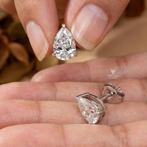 Pendientes de compromiso clásicos unisex de oro amarillo de 14 quilates con tres puntas, diamante de laboratorio IGI de corte pera de 0.50/1/2/3 CT DE VVS - Product Image 3