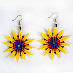 Pendientes de cuentas de cristal lujosas para eventos exclusivos que ofrecen una apariencia rica y un acabado artesanal sofisticado. - Product Image 6