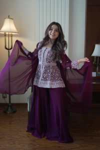 Collection Prête-à-Porter : Haut Peplum en Georgette avec Broderie de Designer et Pantalon Plazzo, et Dupatta en Georgette Brodé - Product Image 1