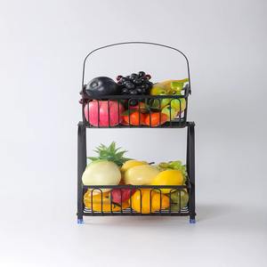 Cestas de frutas de metal con revestimiento negro complementan los electrodomésticos de acero inoxidable para un diseño de cocina coordinado. - Product Image 5