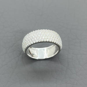 Anillo de Eternidad Ancho de Plata de Ley 925 con Pavé de Diamantes Moissanita para Hombre, Anillo de Boda Iced Out, Anillo de Declaración Estilo Hip Hop - Product Image 5