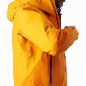 Chaqueta Cortavientos de Mezclilla Acolchada Impermeable y Transpirable para Hombre, con Logotipo Frontal, Color Sólido, MOQ Bajo, en Oferta - Product Image 2