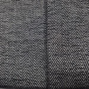 Tela Tejida Elástica de Peso Medio Teñida en Hilo con Acabado Espigado H.BONE, 230 GSM +/-5% Después del Lavado - Product Image 3