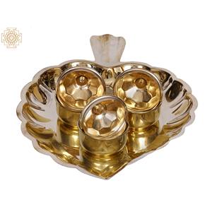 Kumkum de latón de 7 pulgadas hecho a mano con tres cuencos y plato de hojas Artículo de decoración tradicional india para el hogar - Product Image 3