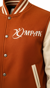 Blouson universitaire d'hiver à capuche de style américain esthétique avec lettres en chenille, vêtement d'extérieur durable, logo frontal - Product Image 4