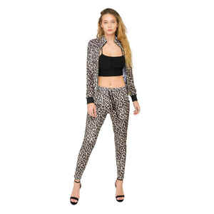 Ensemble survêtement décontracté athleisure pour femme grande taille XL, imprimé camouflage, veste zippée et pantalon de survêtement coupe courte évasée pour l'automne - Product Image 2