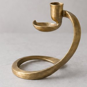 Portavelas de Latón Hecho a Mano - Decoración Premium con Diseño de Ramas - Product Image 1