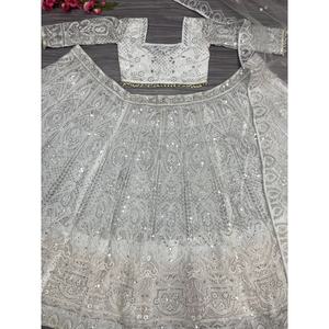 Diseñador Lehenga Choli con hermoso trabajo de bordado de hilo para baile elegante y exquisito - Product Image 1