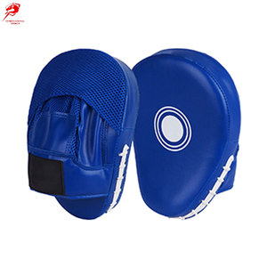 Guantes de boxeo ligeros y resistentes para niños, equipo de entrenamiento seguro para jóvenes atletas - Product Image 1