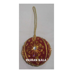 ลูกบอลตกแต่งคริสต์มาสแบบปักแขวนที่ไม่เหมือนใคร - Product Image 1
