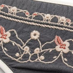 Combinaison en soie brodée à la main avec fermeture éclair antibactérienne, soutien lombaire pour femme, accessoires de tenue traditionnelle - Product Image 3