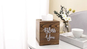 Porta pañuelos de madera Bless You, estilo rústico, ideal para baño, dormitorio y sala de estar, procedente de la India. - Product Image 3
