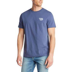T-shirt uni léger pour homme, fabriqué avec un tissu respirant pour des journées d'été confortables, 100 % coton - Product Image 1