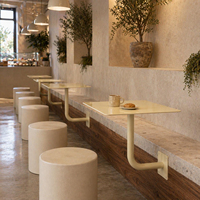 Table d'appoint murale en métal de style nordique moderne OEM, design flottant peu encombrant pour comptoirs de café/bar extérieur, personnalisable