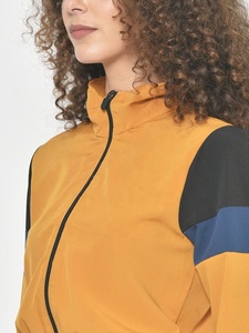 Conjunto Deportivo de 2 Piezas de Algodón OEM, Corte Ajustado, para Invierno, Ropa Deportiva para Mujer, Estilo Urbano, Sudadera con Cremallera y Mangas Largas - Product Image 5