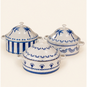 Ensemble de casseroles et marmites de luxe modernes en acier inoxydable motif palmier arabe, bleu et blanc, isolées, écologiques, pour maintien au chaud des aliments sur table - Product Image 1