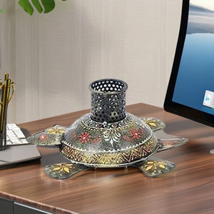 Rehaussez vos pensées : Support de stylo tortue d'Inde, décoration utilitaire de bureau pour la maison, les salles d'étude et les configurations de bureaux structurées - Product Image 5