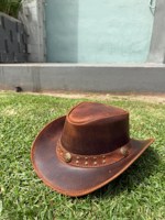 Sombrero de Vaquero de Cuero Genuino Marrón, Ala Ancha, Estilo Occidental, Banda con Tachuelas, Unisex, Casual, para Montar al Aire Libre, Playa