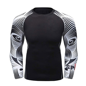 เสื้อรัดกล้ามเนื้อผู้ชายแบบสั่งทำ OEM ผ้ายืดสแปนเด็กซ์/โพลีเอสเตอร์ 240 กรัม แขนยาว กระชับรูป แห้งเร็ว ระบายอากาศได้ดี เหมาะสำหรับออกกำลังกายและเล่นกีฬา - Product Image 1