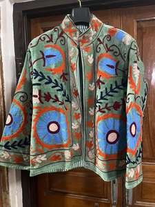 Chaqueta de Terciopelo Roja con Bordado Suzani, Chaqueta Corta de Terciopelo Verde, Nueva Llegada, Ropa de Invierno - Product Image 4