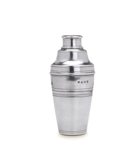 Shaker à cocktails en métal antique avec finition décorative, couvercle avec passoire sécurisée et poignée confortable pour les barman professionnels du monde entier - Product Image 4