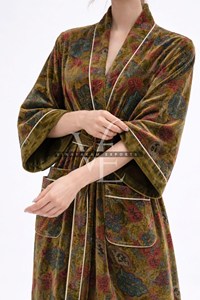 Kimono de Terciopelo Verde Musgo Lujoso para Mujer, Hecho a Mano con Estampado Floral Paisley, Largo, Ecológico, Transpirable, con Cordón Ajustable para Verano - Product Image 4