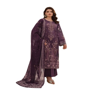 Robes Panjabi pakistanaises brodées sur la pelouse pour femmes Costumes trois pièces Designers pakistanais par Ramsha Vol MASHAAL-10 - Product Image 1