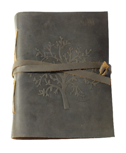 Journal en cuir véritable noir avec motif Arbre de Vie gravé sur la couverture avant et sangle assortie, fait main - Product Image 1