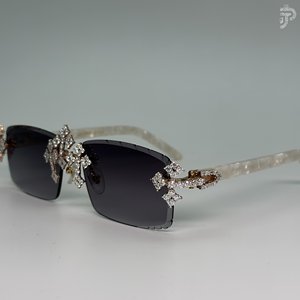 Gafas de Sol de Lujo con Detalles Cruzados y Diamantes de Imitación VVS, Lentes Oscuras Redondas, Diseño Moderno y Hip Hop - Product Image 3
