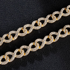 สร้อยข้อมือเงินแท้ 925 ประดับมอสซาไนต์ทรงกลมเจียระไนแบบเหลี่ยมเพชร  แบบ Cuban Link  สำหรับทั้งชายและหญิง เหมาะสำหรับงานแต่งงานและงานปาร์ตี้ - Product Image 3