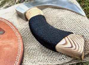 Couteau à pizza Viking en acier à haute teneur en carbone forgé à la main, gravé, de haute qualité, vente en gros, avec étui en cuir - Product Image 2