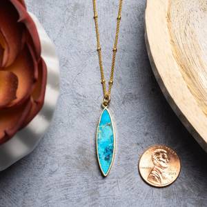 Élégant pendentif marquise turquoise avec monture en argent plaqué or et chaîne satellite, bijoux de fiançailles vintage pour hommes et femmes - Product Image 1