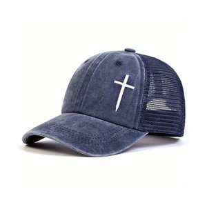 Gorra trucker de béisbol cristiana vintage de algodón lavado personalizado con bordado de cruz y parte trasera de malla, con efecto desgastado - Product Image 1