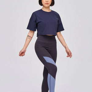 Crop top pour femme Horizon Studio Fit, t-shirt court en jersey premium, style contemporain, essentiel pour un look décontracté et tendance. - Product Image 2