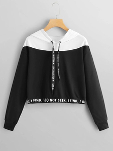 เสื้อฮู้ดดี้ผู้หญิงแบบครอป ผ้าฝ้าย สำหรับฤดูหนาว โลโก้ด้านหน้า ผ้าฟลีซ ทนทาน ผลิตในปากีสถาน - Product Image 5