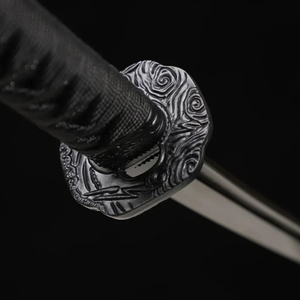 Épée de style traditionnel avec construction métallique de qualité supérieure, garnitures décoratives et designs personnalisés pour la distribution en gros - Product Image 5