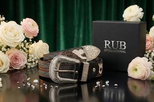 Cinturón Vaquero de Cuero Occidental Hecho a Mano de Primera Calidad con Diseño Floral en Relieve, Hebilla Plateada con Incrustaciones de Piedra Azul, Ligero y Largo - Product Image 1