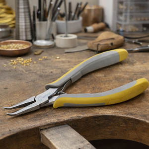 Pince à bec courbé LINDSTROM robuste pour la fabrication de bijoux, outil de précision artisanal, construction durable en acier inoxydable - Product Image 2