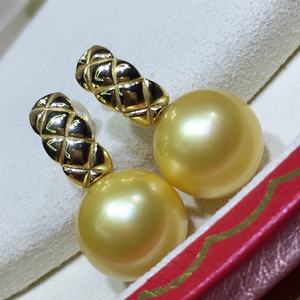 Boucles d'oreilles en perles d'or naturel en matériau 925, 13-14 mm, cercle parfait, léger motif de croissance, pas évident, or moyen, boîte cadeau incluse - Product Image 2