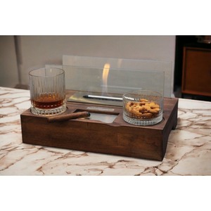 Cendrier de bureau en bois avec porte-verres et fente pour cigares, design minimaliste pour usage domestique - Product Image 2