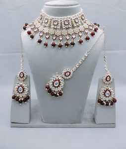 Parure de bijoux de mariée de luxe en zircon et or plaqué émeraude vert Meenakari, collier et boucles d'oreilles lourds Dulhan Tikka pour mariage et soirée - Product Image 3