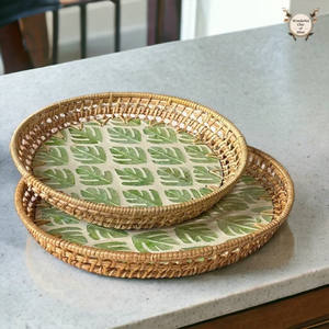 Bandeja Redonda de Ratán con Incrustaciones de Madreperla |   Bandeja de Mosaico Tejida a Mano, Bandeja Decorativa de Mimbre Lacado, Cesta para Alimentos (Negra) - Product Image 6