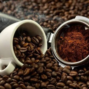 Café ecológico sostenible de calidad superior de las Tierras Altas de Vietnam, granos de Arábica completamente lavados, suministro al por mayor de tostado y venta a nivel mundial. - Product Image 2